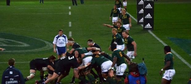 All Blacks vs Bokke 2011 - wikimedia.org/wikipedia/commons/8/8c/All_Black_maul_vs_Springboks_Tri_nations_2011-07-30.JPG All Blacks vs Bokke 2011 - wikimedia.org/wikipedia/commons/8/8c/All_Black_maul_vs_Springboks_Tri_nations_2011-07-30.JPG