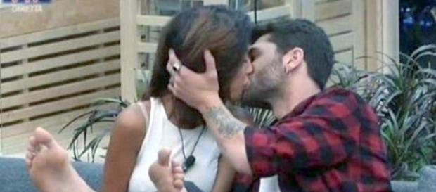 Grande Fratello Vip 2017, bacio Jeremias e Ivana Grande Fratello Vip 2017, bacio Jeremias e Ivana