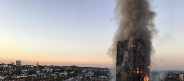 Grenfell Tower tragedy. Public inquiry starts today.( photo ;https://twitter.com/Natalie_Oxford/status/874835244989513729/photo/1) Grenfell Tower tragedy. Public inquiry starts today.( photo ;https://twitter.com/Natalie_Oxford/status/874835244989513729/photo/1)