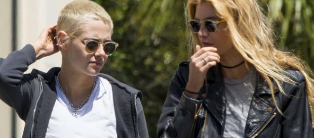 Kristen Stewart, Stella Maxwell- Stars News/YouTube screenshot Kristen Stewart, Stella Maxwell- Stars News/YouTube screenshot