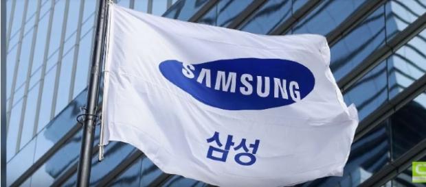 Samsung Electronics is investing $300 million to create driverless cars - YouTube/Wochit Tech Samsung Electronics is investing $300 million to create driverless cars - YouTube/Wochit Tech