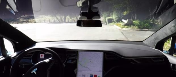 Tesla Autopilot. Photo by www.youtube.com/Daniel Tesla Autopilot. Photo by www.youtube.com/Daniel