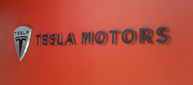 The electric truck is coming, assures Tesla. It will be unveiled this October. / by Sam Felder on 'Flickr' The electric truck is coming, assures Tesla. It will be unveiled this October. / by Sam Felder on 'Flickr'