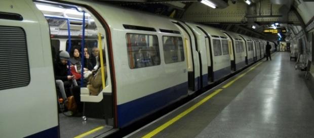 The Tube in London https://commons.wikimedia.org/wiki/File:London_Tube_-_panoramio.jpg The Tube in London https://commons.wikimedia.org/wiki/File:London_Tube_-_panoramio.jpg