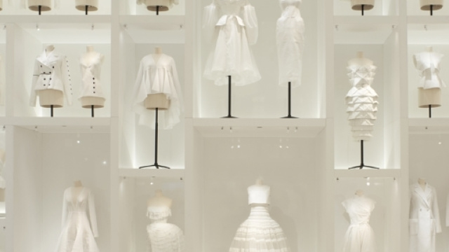 A 70 ans, Christian Dior entre au Louvre - mixtemagazine.com