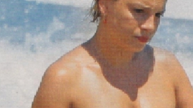 Emma Marrone curve pericolose ed ultime pillole d'estate - Foto
