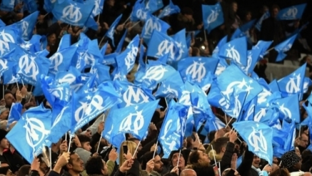 Les supporters de l'OM attendent une réaction de l'équipe ce soir en Europa Ligue - bfmtv.com