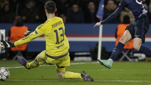 PSG-Chelsea : Paris vire en tête grâce à Cavani - rtl.fr