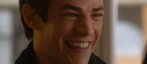 Barry Allen is happy to see Iris West. Flickr|CC BY 2.0 - https://www.flickr.com/photos/fanabouttown/16235707349