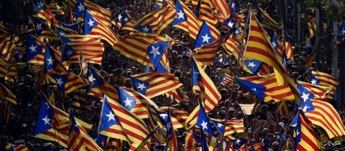 Podemos rechaza una consulta "unilateral" en Cataluña porque "no ... - sputniknews.com