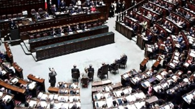 E' fatta: arriva la pensione per 608 parlamentari - bergamosera.com