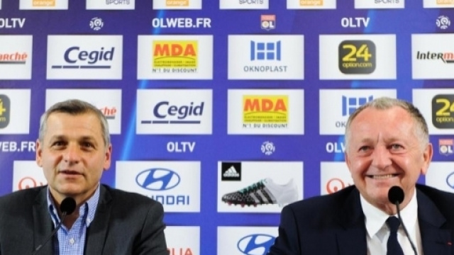 Pas s&ucirc;r qu'Aulas et Genesio gardent le sourire tr&egrave;s longtemps... - foot01.com