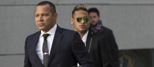 Neymar Junior a frôlé la mort à l'âge de quatre mois lors d'un accident de voiture avec son père, Neymar Senior.