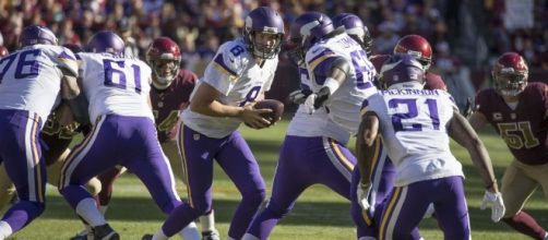 The Vikings should be worried about Sam Bradford's knee - [Feature Image by Keith Allison/Flickr Images]
