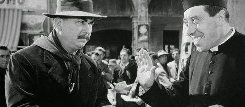 Una scena di un film con Peppone e Don Camillo