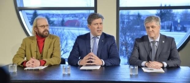 Ação do pai de Bjarni Benediktsson (no centro da imagem) levou ao colapso do governo da Islândia Ação do pai de Bjarni Benediktsson (no centro da imagem) levou ao colapso do governo da Islândia