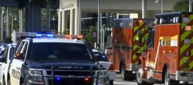 First responders assisting elderly residents at Hollywood Hills care home on Wednesday. (Image from CBS Miami/Youtube) First responders assisting elderly residents at Hollywood Hills care home on Wednesday. (Image from CBS Miami/Youtube)