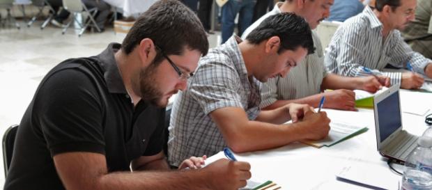 La vida es demasiado corta como para tener el trabajo equivocado. Vinculate. La vida es demasiado corta como para tener el trabajo equivocado. Vinculate.