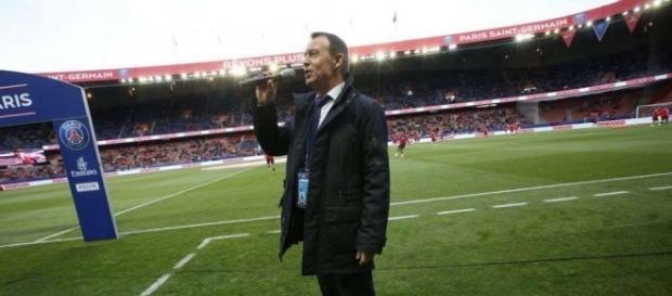 Michel Montana n'est pas que la simple voix du PSG, en dessous il y a aussi un petit cœur qui bat. Michel Montana n'est pas que la simple voix du PSG, en dessous il y a aussi un petit cœur qui bat.