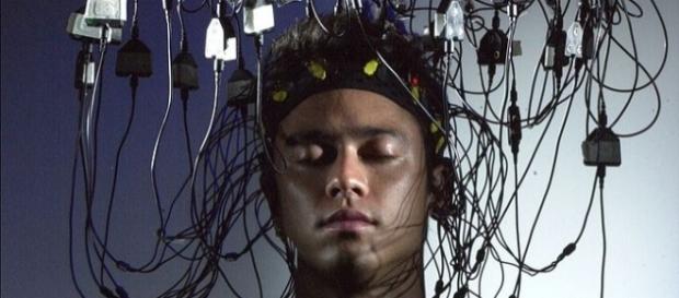Neuroscientists connect human brain to the internet. Photo by Glogger via Wikipedia Commons. Neuroscientists connect human brain to the internet. Photo by Glogger via Wikipedia Commons.