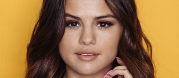 Selena Gomez sofre com doença Lúpus Selena Gomez sofre com doença Lúpus