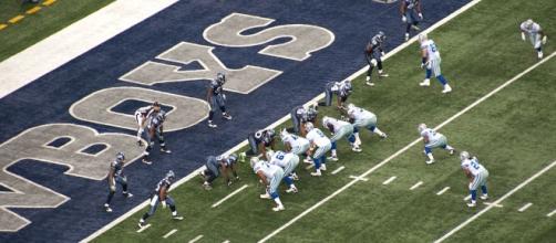 Dallas Cowboys play the Denver Broncos in Denver | Image Credit: Mahanga | Wikimedia Commons