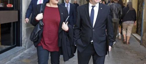 Puigdemont da 48 horas a los alcaldes para que cedan locales y ... - republica.com