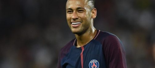 VIDEO - Neymar fait même pleurer les supporters du PSG - LE BUZZ - eurosport.fr