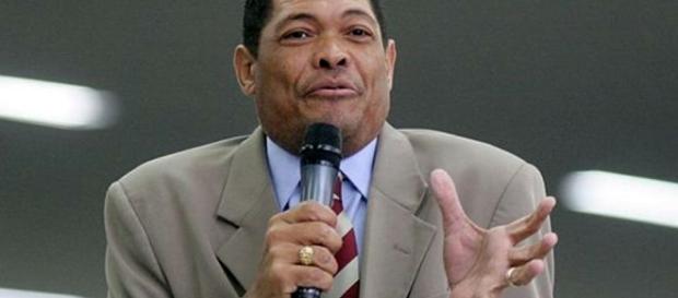 "A gente só vai quando Deus quer", diz Pastor Valdemiro Santiago "A gente só vai quando Deus quer", diz Pastor Valdemiro Santiago