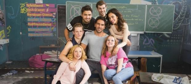 "Fack ju, rechts!" ist die Kampagne mit Filmstar Elyas M'Barek / Foto: Kristian Schuller, Constantin Film Verleih GmbH "Fack ju, rechts!" ist die Kampagne mit Filmstar Elyas M'Barek / Foto: Kristian Schuller, Constantin Film Verleih GmbH