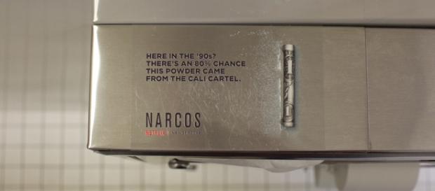 Narcos : Une pub dans les toilettes de night-club-piewee.net Narcos : Une pub dans les toilettes de night-club-piewee.net