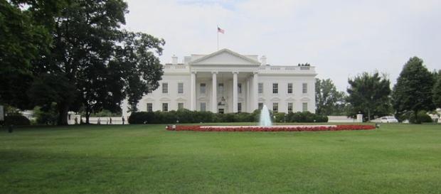 White House Lawn (Another Believer wikimedia commons) White House Lawn (Another Believer wikimedia commons)