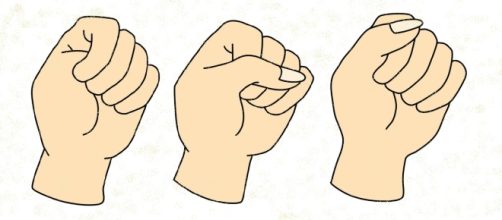 Ao fechar a mão, estudiosos acreditam que o lugar que você coloca o dedão define sua personalidade