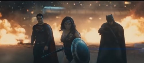 Wonder Woman and Doomsday Fight - Batman vs Superman - YouTube/The Movies