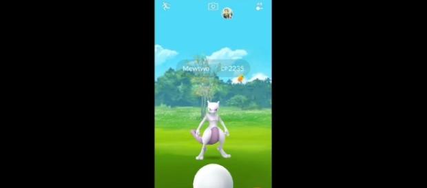 'Pokemon GO' glitch to re-roll a Legendary Raid Boss combat power - YouTube/CrotaGaming 'Pokemon GO' glitch to re-roll a Legendary Raid Boss combat power - YouTube/CrotaGaming