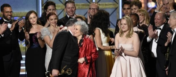 Todo el elenco de "El cuento de la criada" Todo el elenco de "El cuento de la criada"