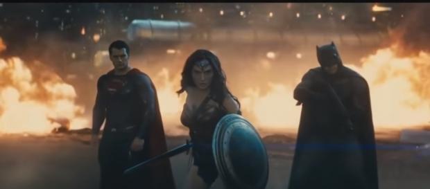 Wonder Woman and Doomsday Fight - Batman vs Superman - YouTube/The Movies Wonder Woman and Doomsday Fight - Batman vs Superman - YouTube/The Movies
