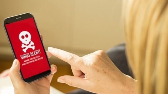 WhatsApp, vi spieghiamo come difendervi dall'ultima e pericolosissima truffa