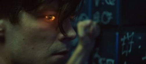 Barry Allen becomes a faster and wiser speedster in "The Flash" Season 4. (Photo:YouTube/TVPromosDB)