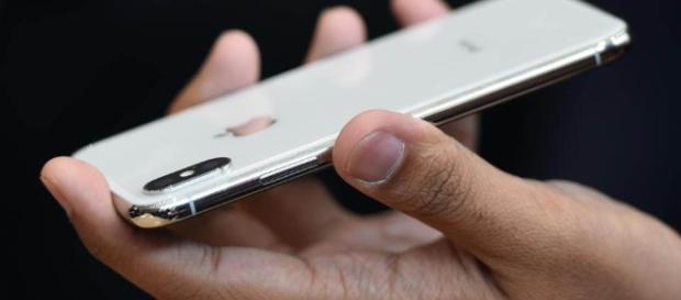 iPhone X | credit, Mark Mathosian, flickr.com iPhone X | credit, Mark Mathosian, flickr.com