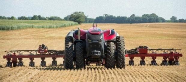 La tecnologia del futuro, trattari che si guidano da soli. La tecnologia del futuro, trattari che si guidano da soli.