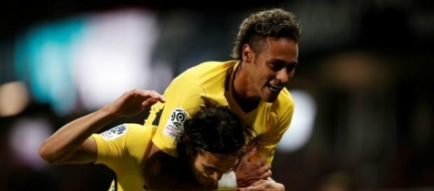 Neymar et Cavani, guerre d'ego, de prime et course au ballon d'or... Neymar et Cavani, guerre d'ego, de prime et course au ballon d'or...