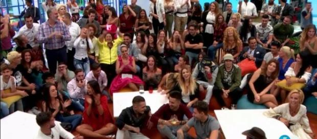 Ya hay 100 personas en Gran Hermano. Ya hay 100 personas en Gran Hermano.