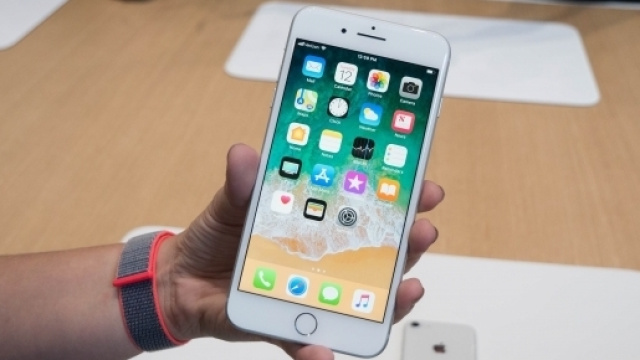 iPhone 8: c'&egrave; un avversario 'interno' difficile da battere.