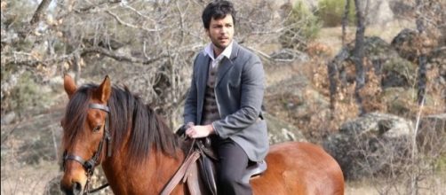 Una Vita, anticipazioni: Pablo torna in sella ad un cavallo