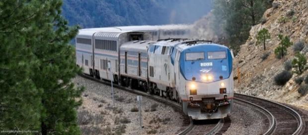 Amtrak California Zephyr on Donner Pass | The eastbound Cali… | Flickr - flickr.com Amtrak California Zephyr on Donner Pass | The eastbound Cali… | Flickr - flickr.com
