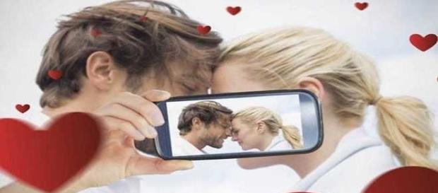 Casais felizes não exibem a vida nas redes sociais, aponta estudo. Casais felizes não exibem a vida nas redes sociais, aponta estudo.