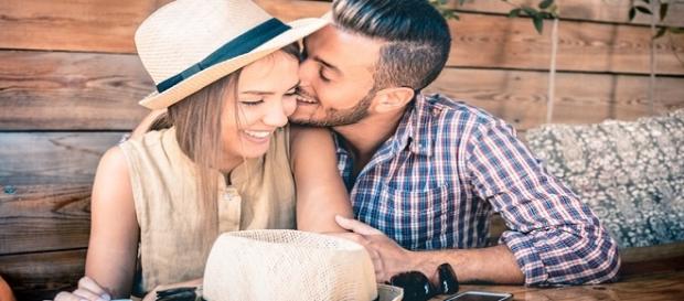 Hábitos de casais que vivem felizes em um relacionamento Hábitos de casais que vivem felizes em um relacionamento