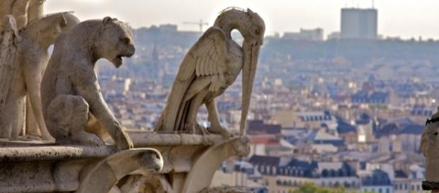Notre Dame, statue e gargoyle in pezzi. (fonte foto:internet) Notre Dame, statue e gargoyle in pezzi. (fonte foto:internet)