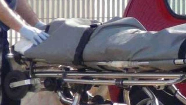 occulta cadavere per avere la pensione